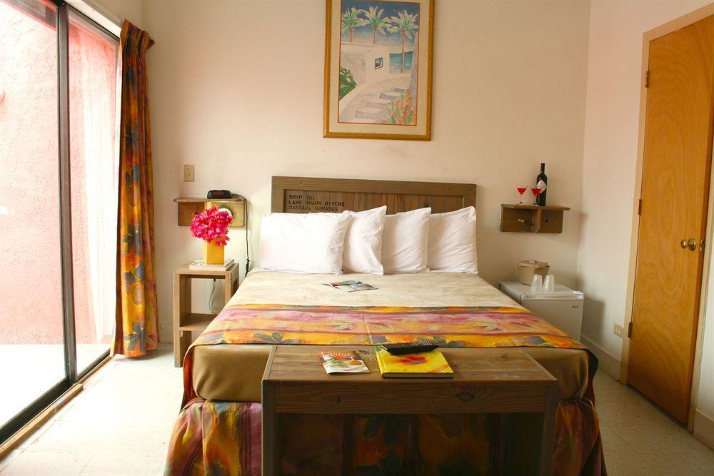 Coco Plum Resorts Bahamas Нассау Екстер'єр фото